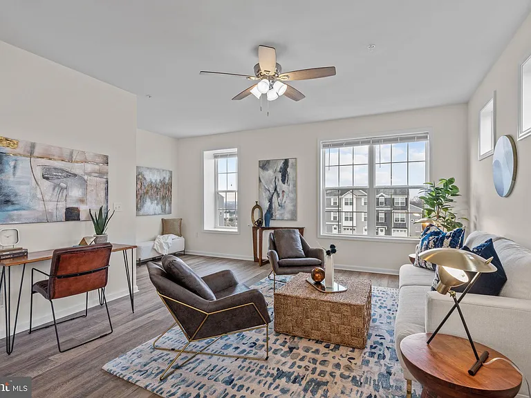 2027 Terrace View Ln — Photo 8