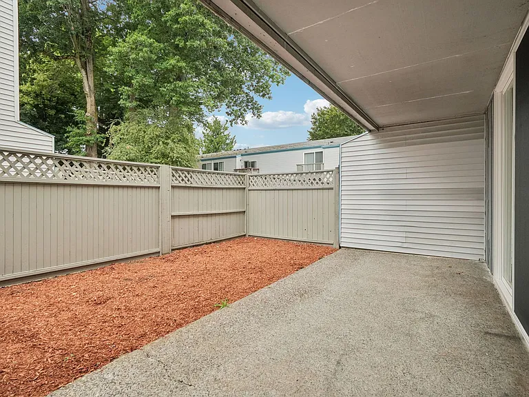 Images Columbia Apartments — Photo 21
