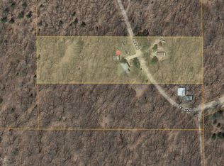 8415 E 32nd St, Chase, MI 49623