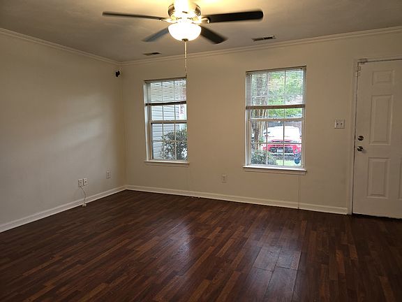 3rd image of 376 Francisco Way