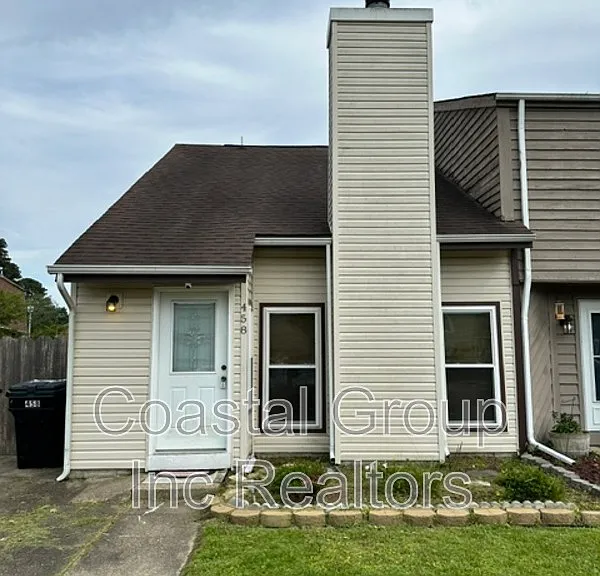 458 Falling Ln #1 — Photo 1