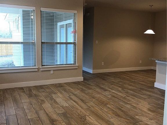 3rd image of 907 Langesmill Dr Unit 11B