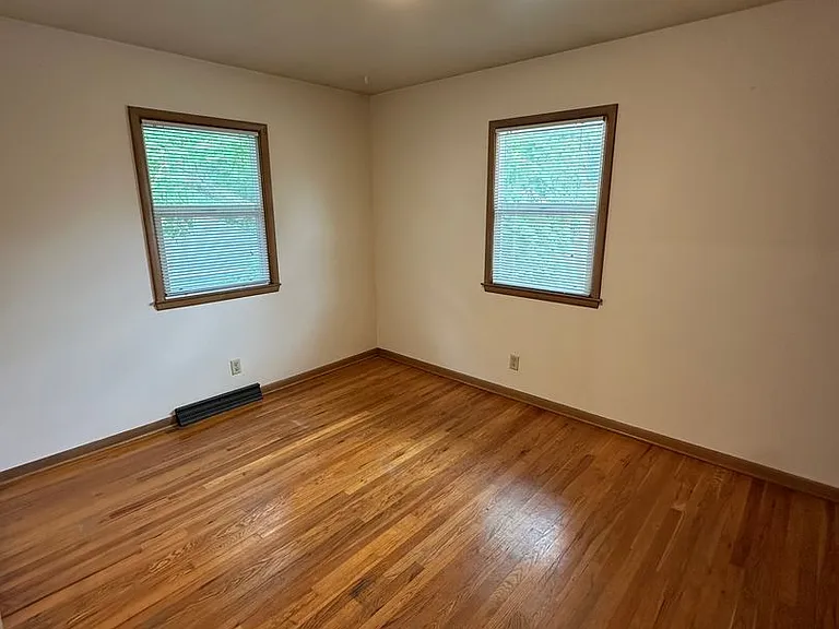 1011 Kellogg Ave — Photo 9