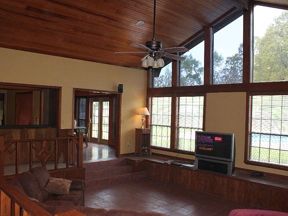 4th image of 3323 Lockhaven Dr