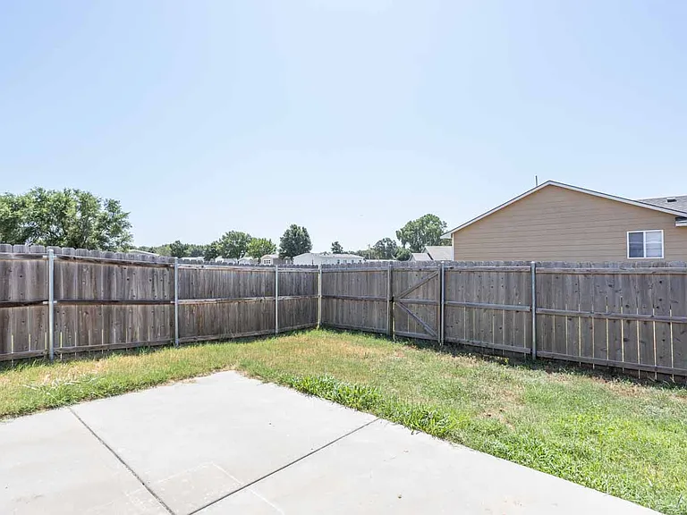 1054 E Karla Ct — Photo 32