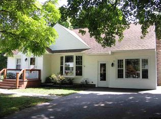 7 Wheeler Dr, Ballston Lake, NY 12019