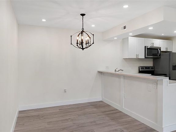 3rd image of 3229 BENEVA ROAD #203