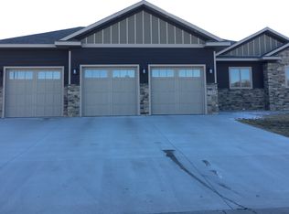 1720 Washington Dr NE, Watertown, SD 57201