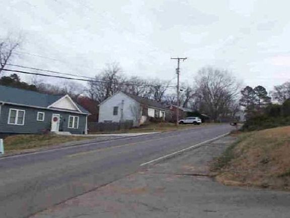 Exterior Neighborhood (street photo)