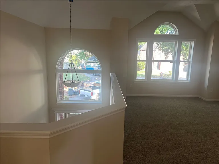 8023 Carmel Cir — Photo 10