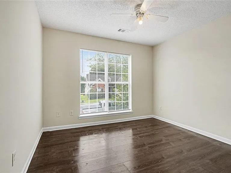 4824 Buchli Ln — Photo 4