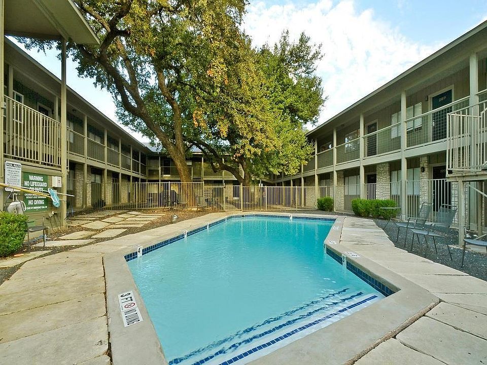 1st image of 2303 E Side Dr APT 204