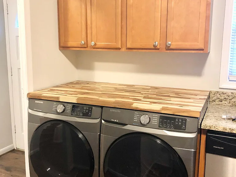 402 Greenbrier Ct #402 — Photo 4