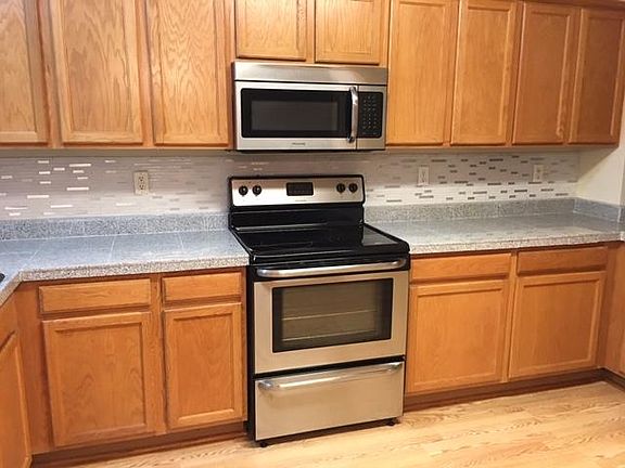 Kitchen Appliances include Microwave.