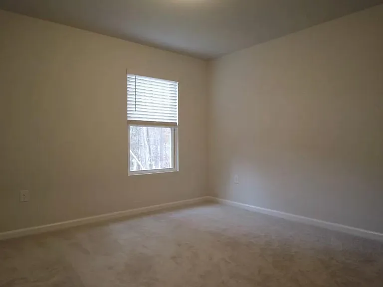 806 McKenzie Park Ter — Photo 41