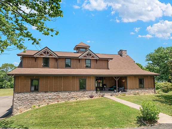 2nd image of 2030 Williams Rd