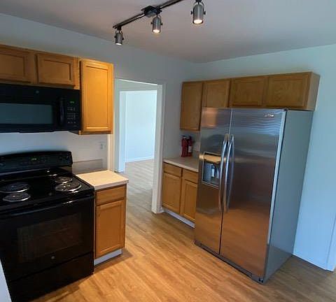 5th image of 2 Ashdale Cir