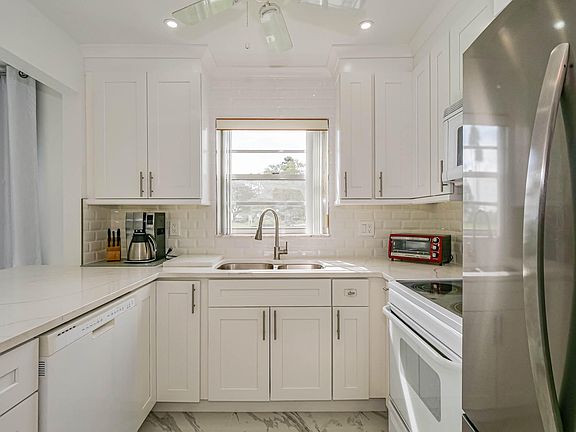 5th image of 57 Woodland Drive #101