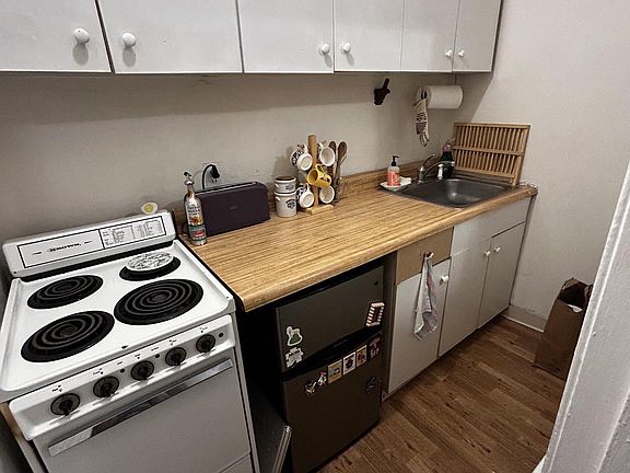 5th image of 264 S 16th St APT 45