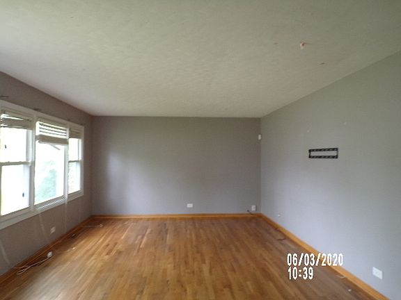 3rd image of 17831 Harvard Ln