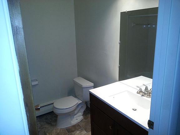 4th image of 25 Denrose Dr APT 4