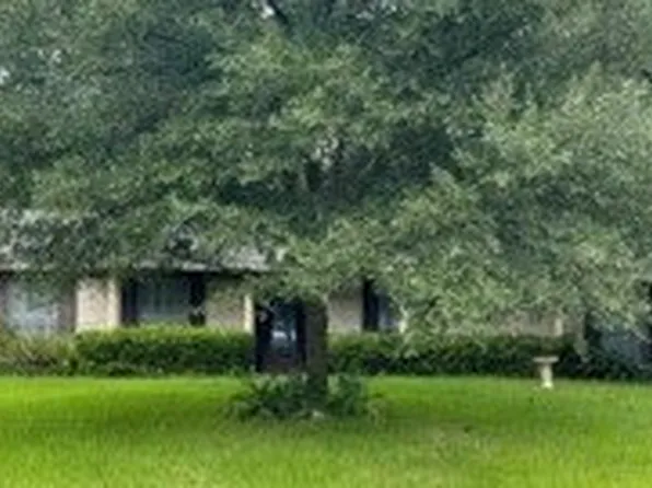 1307 Brook Hollow Dr, Lufkin, TX 75904