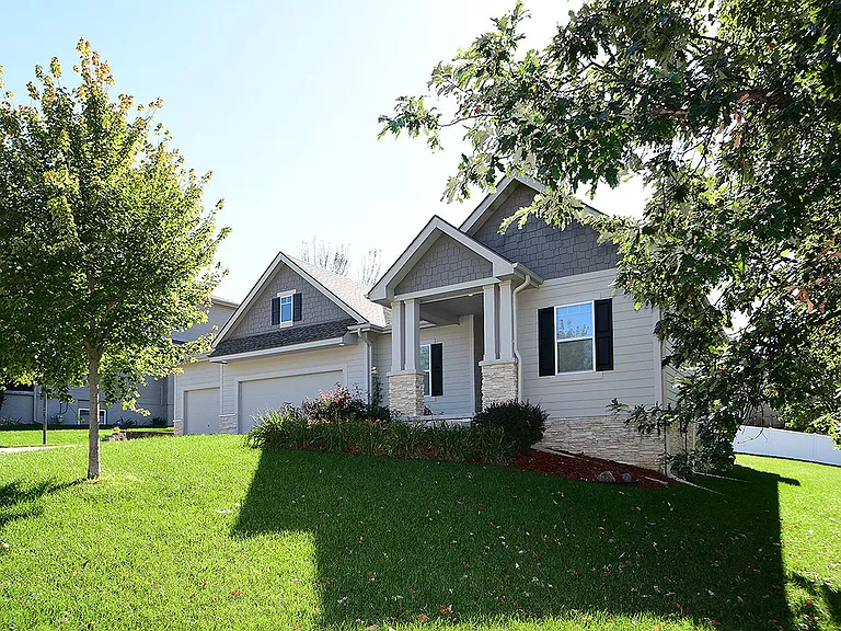 19527 Shadow Ridge Dr — Photo 2