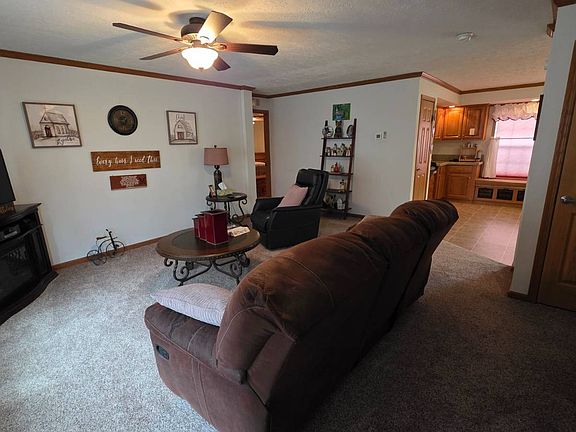 3rd image of 3933 Benjamin Way