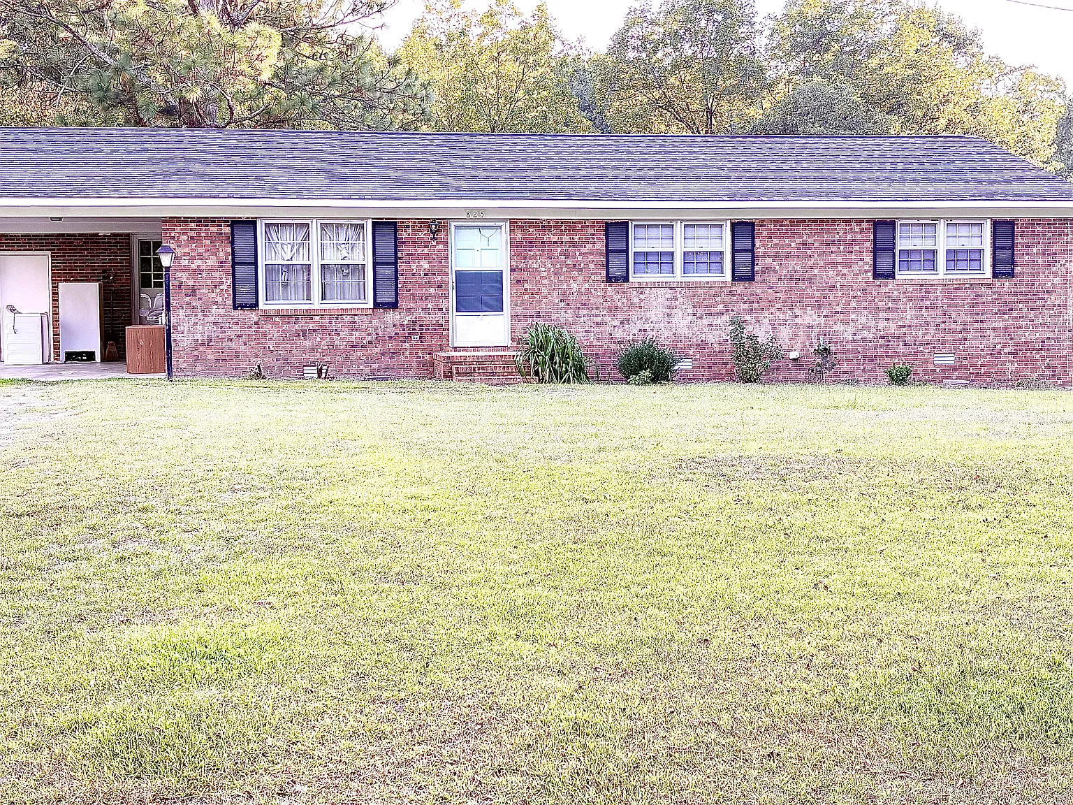3 bed, 1441 sqft, $1,950 — Photo 1