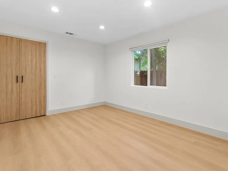 4469 Matilija Ave — Photo 15