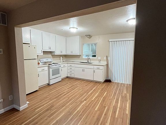5th image of 906 E Cotati Ave APT C