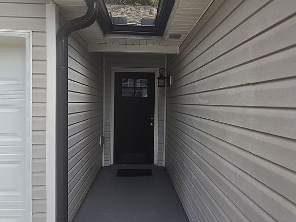 5th image of 208 Nadia Ct