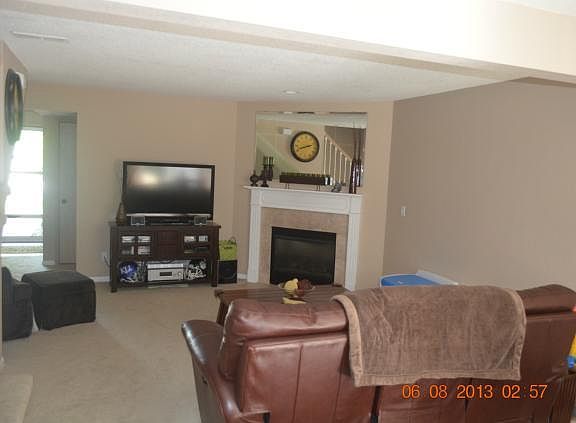 4th image of 1334 SE Broadway Cir