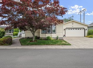 4055 Royal Ave Space 140, Eugene, OR 97402