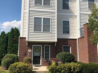 5990 Woodshire Dr #101, Westerville, OH 43081