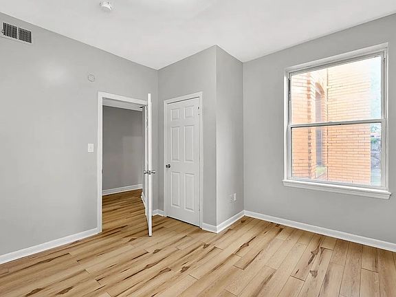 5th image of 3805 California Ave #2