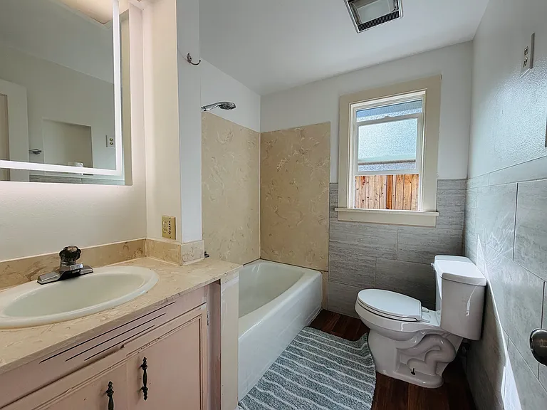 2224 NE 177th St #A — Photo 13
