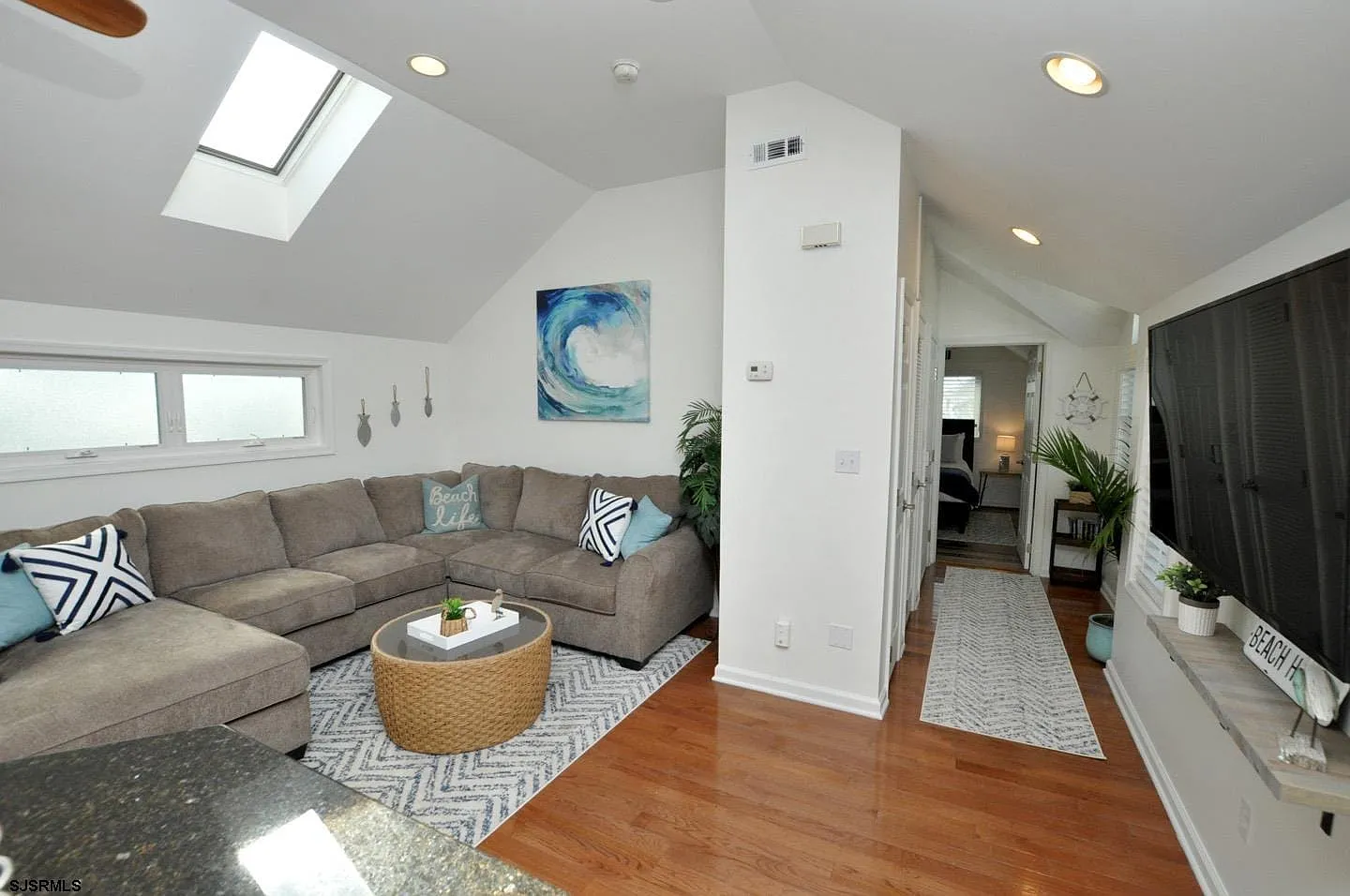 2 bed, 2.0 bath, $1,800 — Photo 3