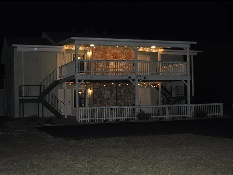 20800 Bonanza St #C — Photo 16