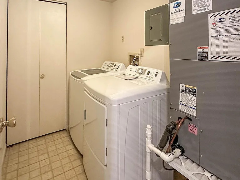 109 Valley Greene Cir — Photo 23