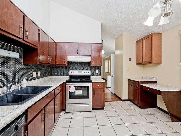 4th image of 3506 Winchester Dr