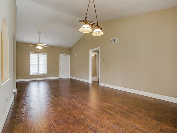 5th image of 405 W Grenoble Dr