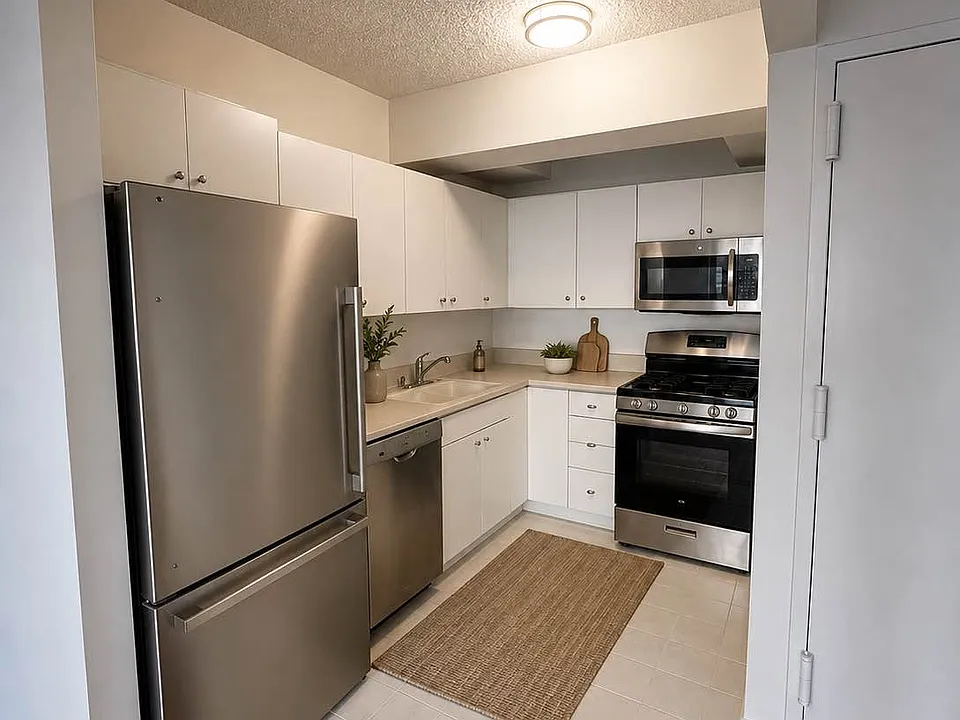 343 W 51st St #5C