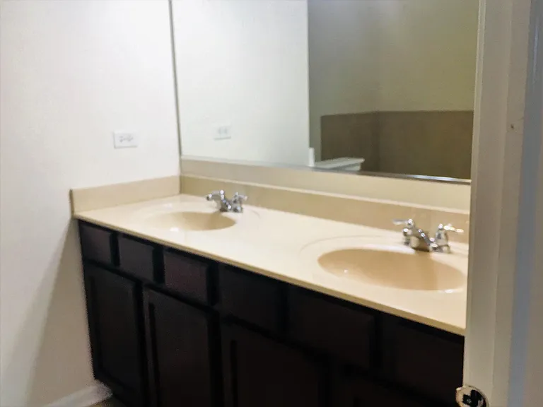517 Plaza Pl — Photo 12
