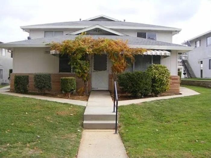3634 Sapphire Dr APT 1 photo 1