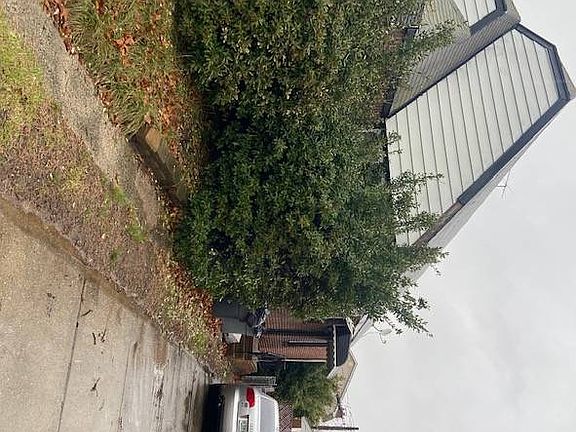 4th image of 11711 227th St