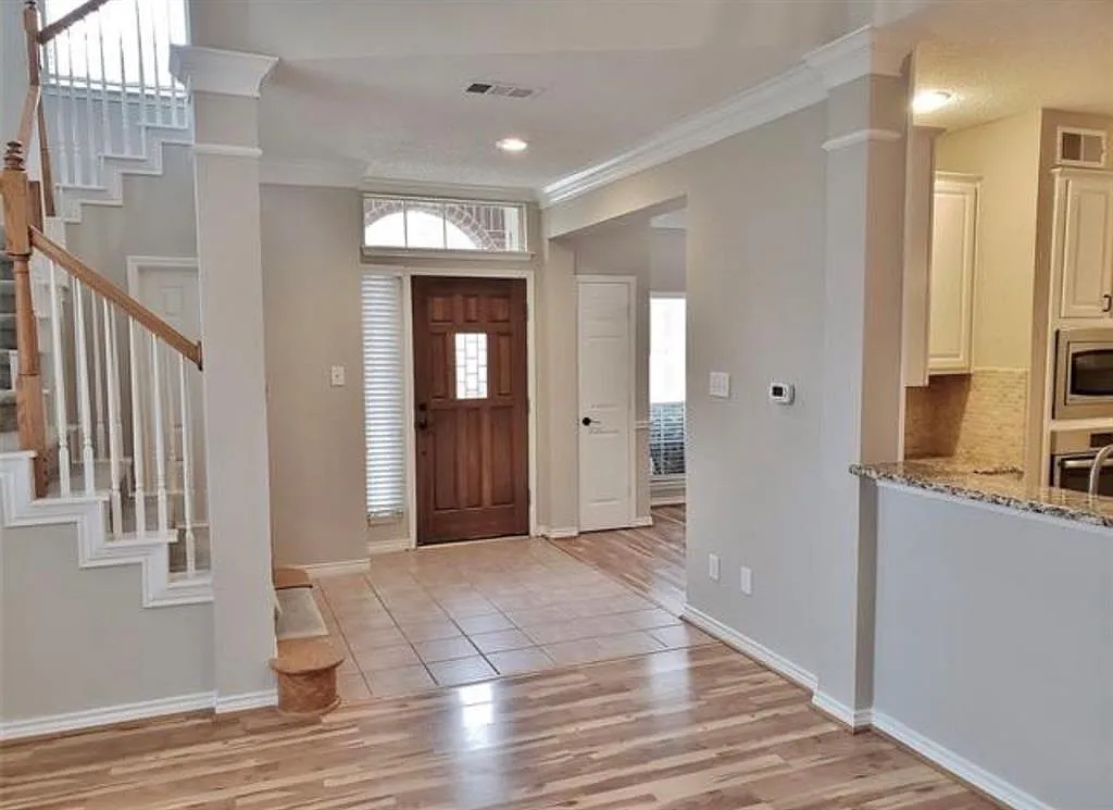 3 bed, 2.5 bath, 2044 sqft, $2,750 — Photo 3