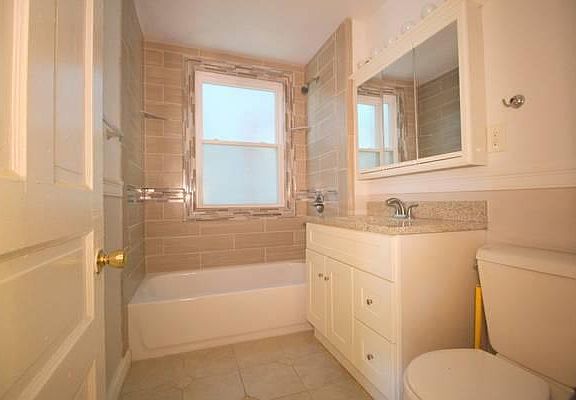 4th image of 559 Potomac Ave #1