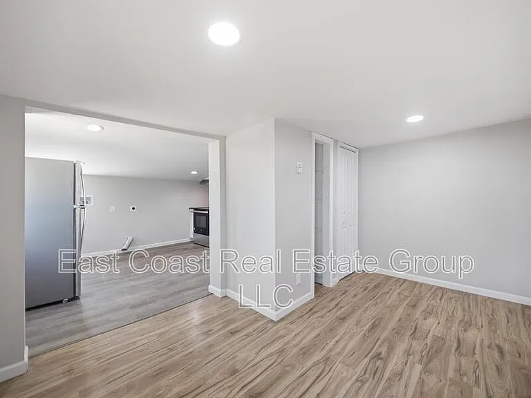 116 S High St — Photo 8