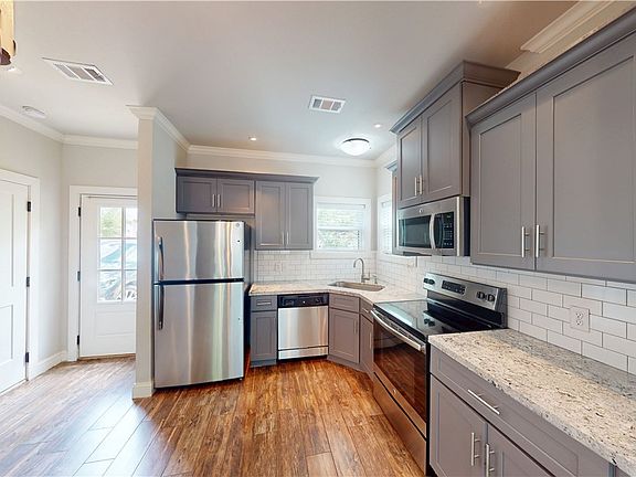 3rd image of 203 Brentwood Dr E #71